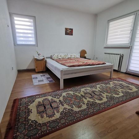 Rest & Recharge 4Bdr Apt- Free Parking, Ac & Garden سراييفو المظهر الخارجي الصورة