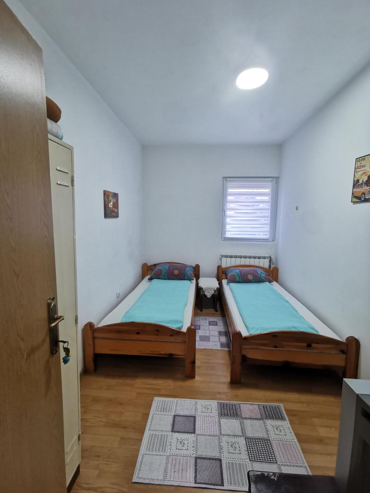 Rest & Recharge 4Bdr Apt- Free Parking, Ac & Garden سراييفو المظهر الخارجي الصورة